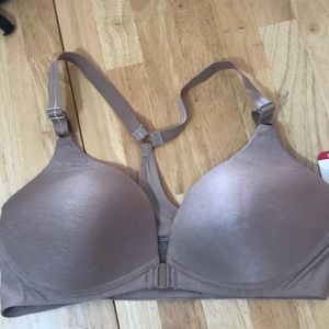 NWT Wire-Free Front Enclosure 38B Bra